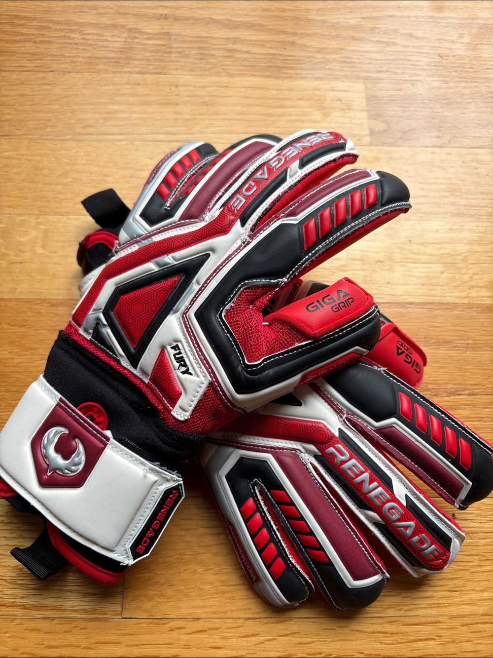 Kids Soccer Goalkeeper Gloves - Red/Black